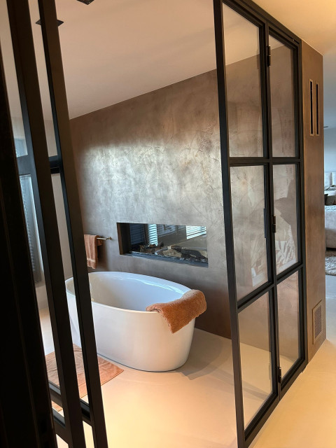 Staal in je badkamer wellness stalen taatsdeur op maat gemaakt door Staal Style