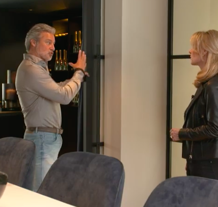 Staal Style stalen glazen deuren rookglas bij RTL 4 Van Woonvilla naar Droomvilla